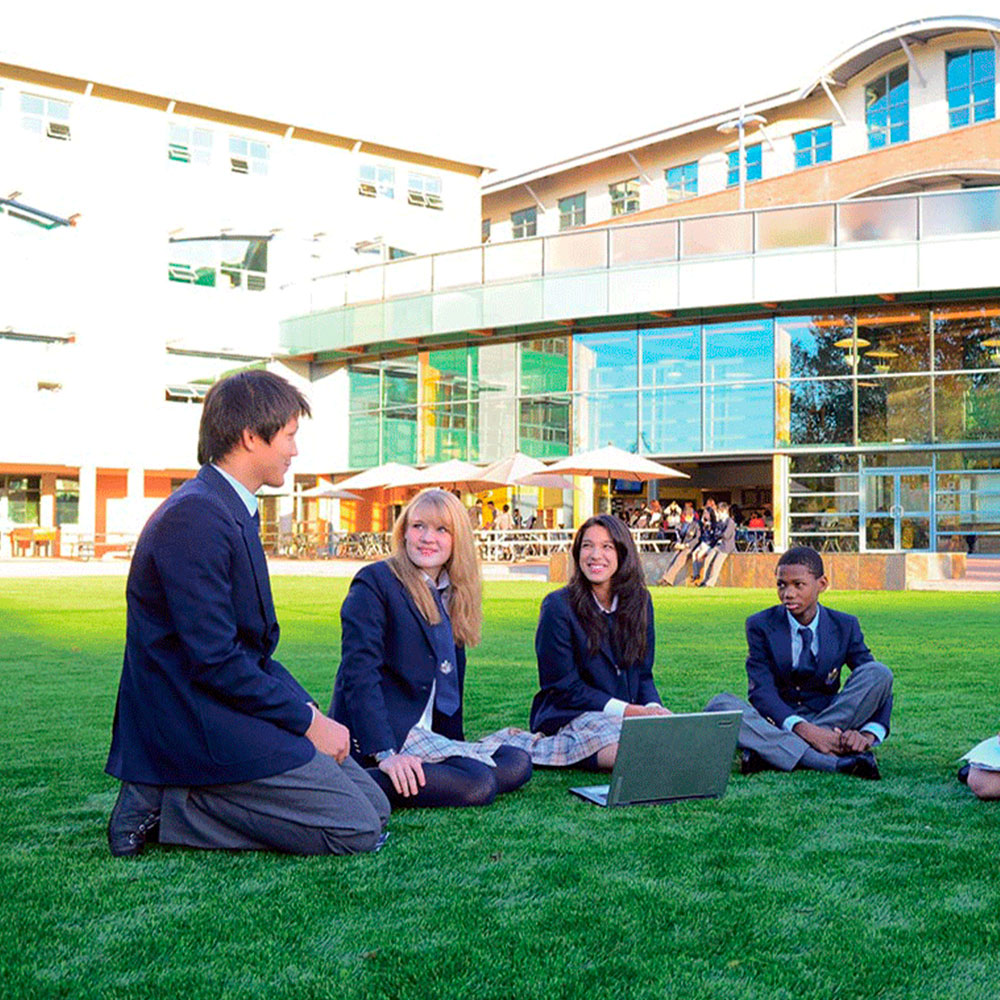 Bodwell es una importante preparatoria privada para estudiar en Canadá. En Méxicanadá contamos con diferentes opciones de escuelas tanto privadas como públicas.