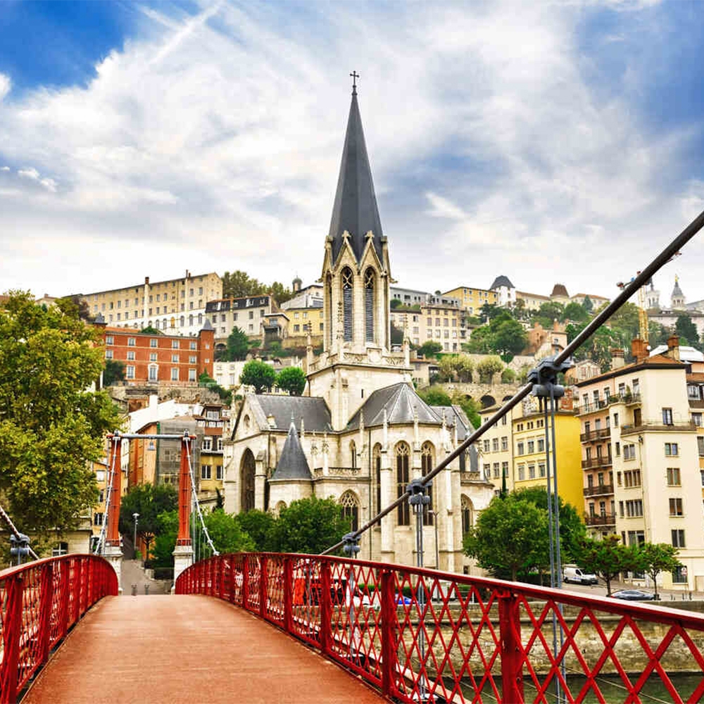 Hermosa postal de Lyon, Francia.