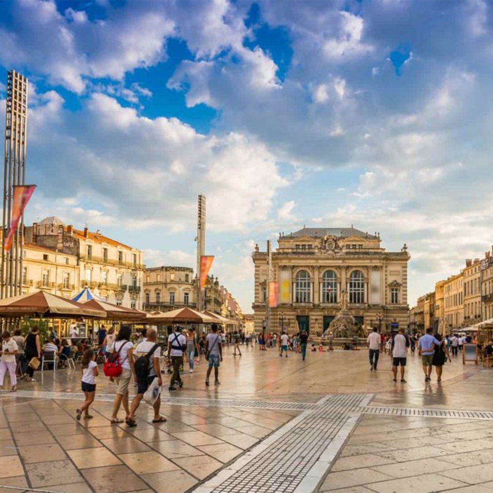 Place de la Comédie, la plaza más importante de la ciudad de Montpellier.